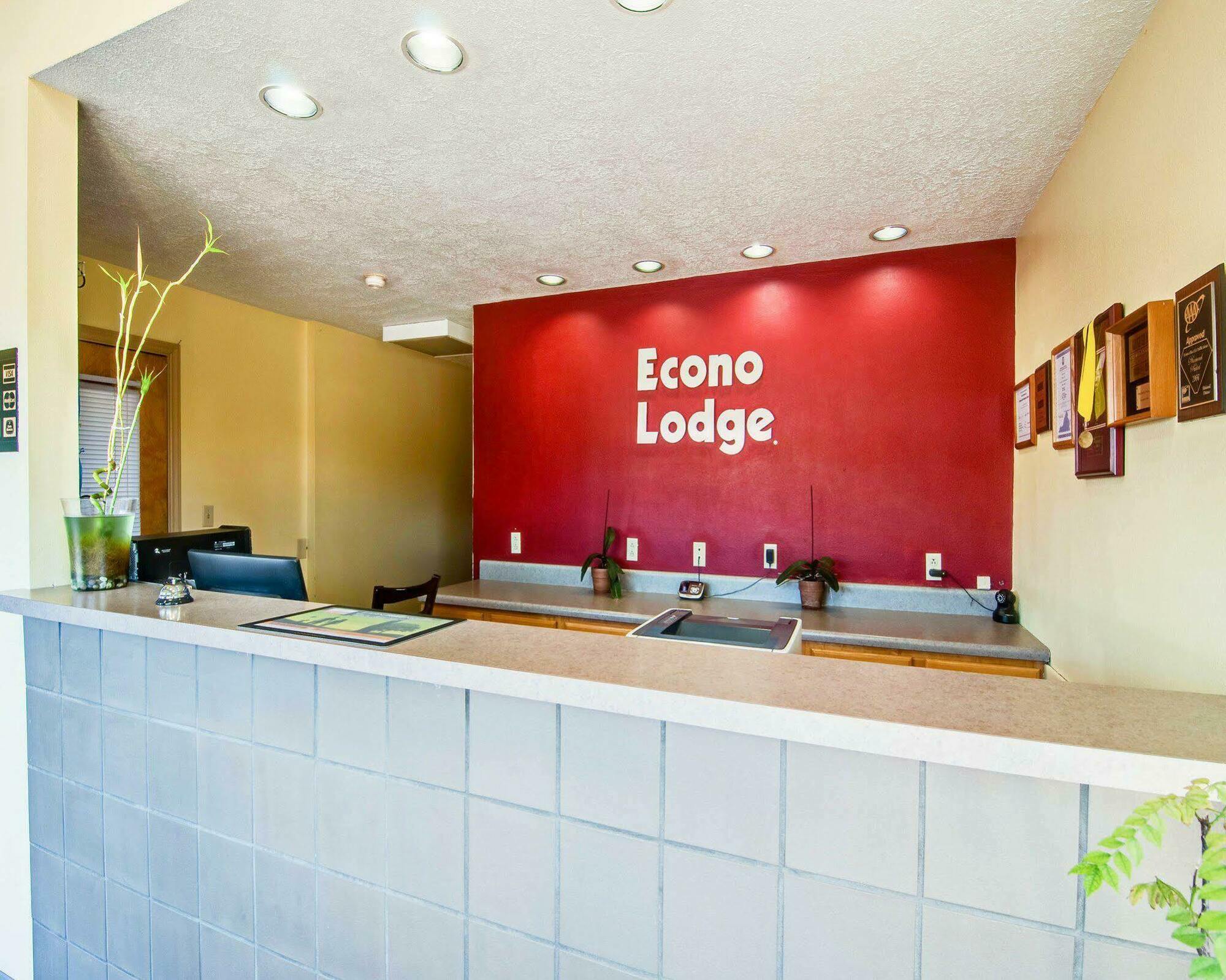 Econo Lodge Marion I-81 Екстериор снимка