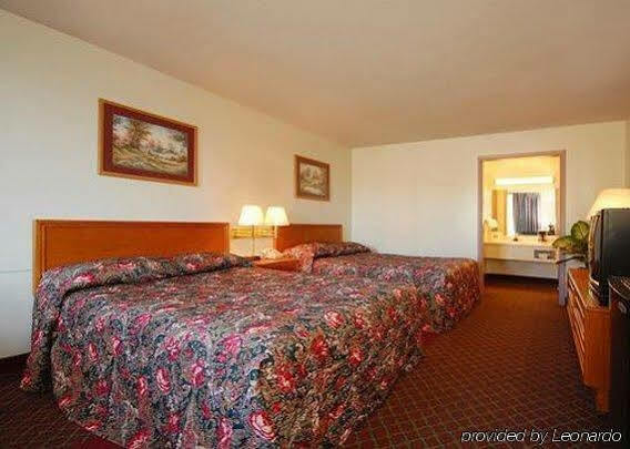 Econo Lodge Marion I-81 Екстериор снимка